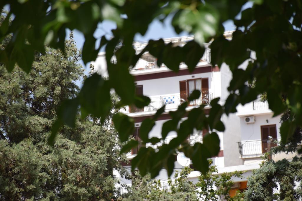Pension Margarita Skiathos Town Exterior photo