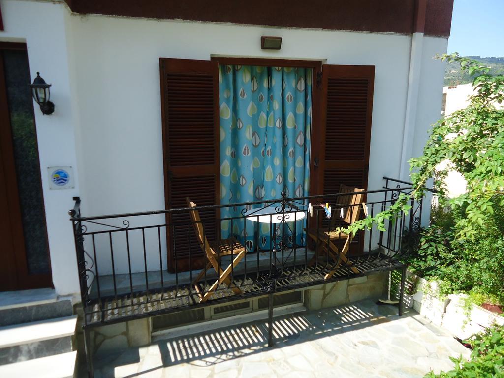 Pension Margarita Skiathos Town Exterior photo