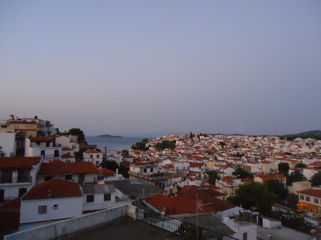 Pension Margarita Skiathos Town Exterior photo