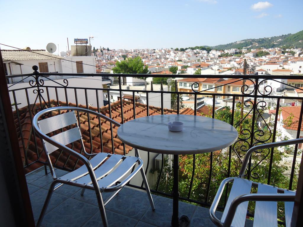 Pension Margarita Skiathos Town Exterior photo