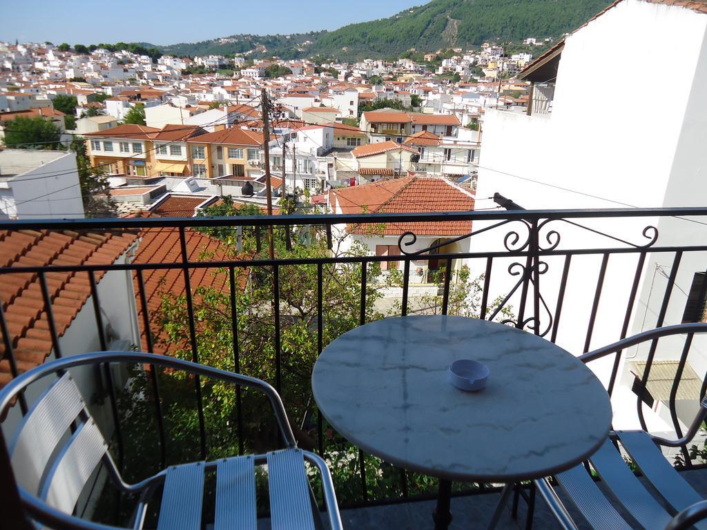 Pension Margarita Skiathos Town Exterior photo