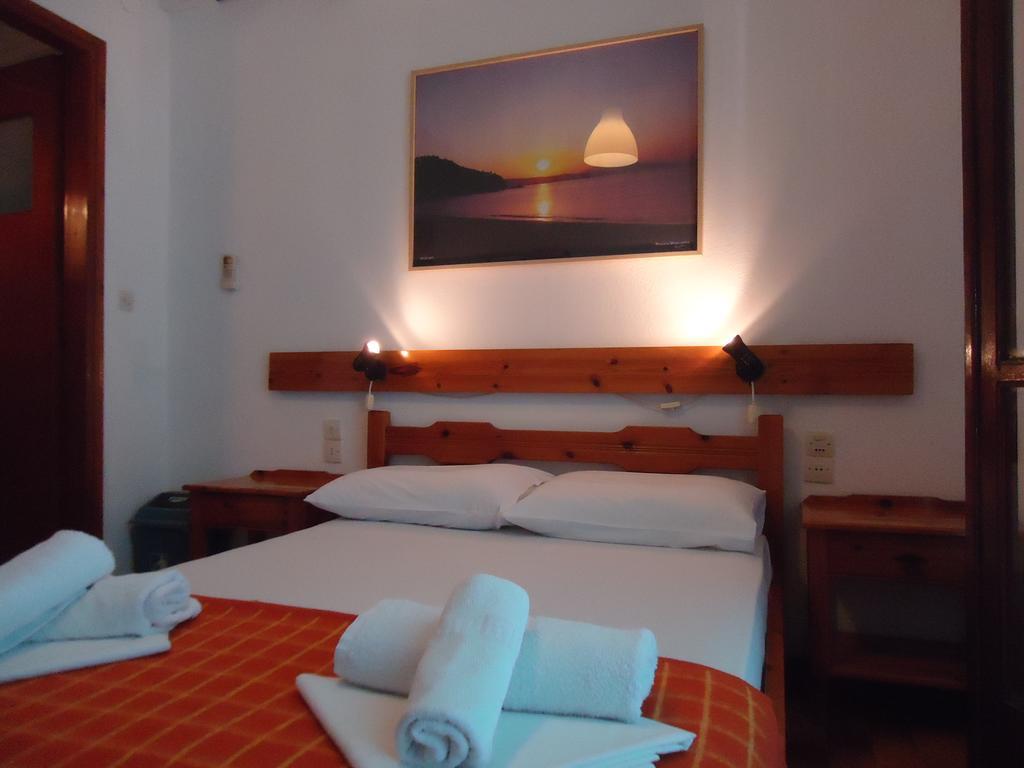 Pension Margarita Skiathos Town Exterior photo