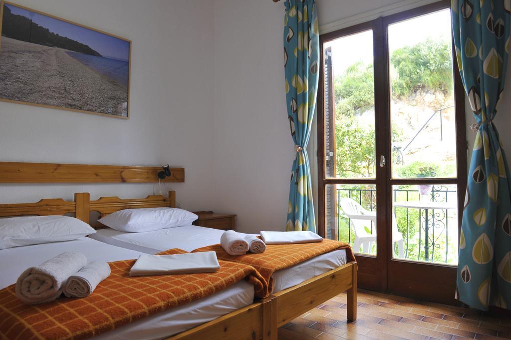 Pension Margarita Skiathos Town Exterior photo